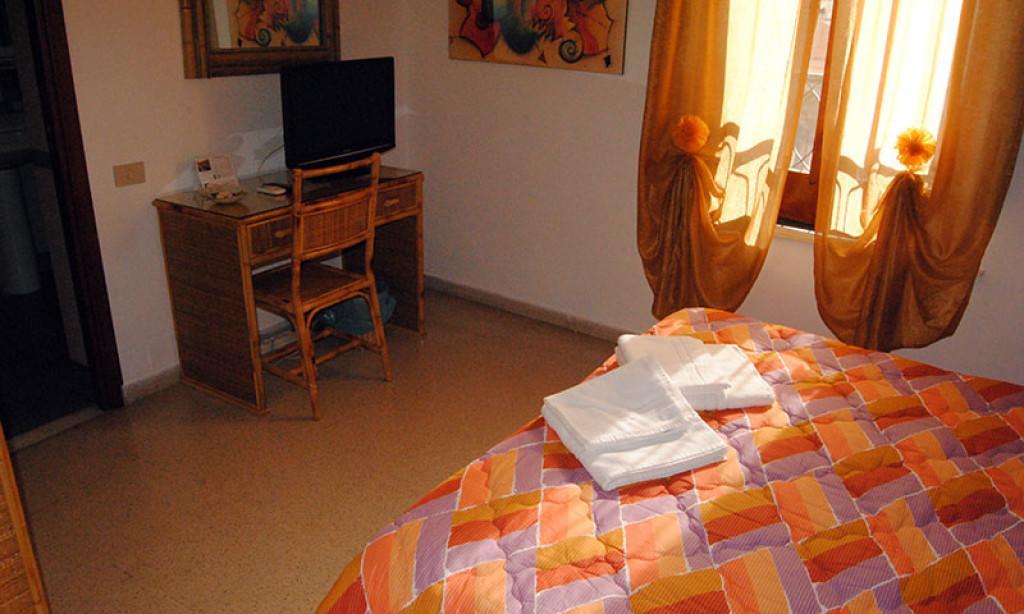 Seven Rooms Παλέρμο Δωμάτιο φωτογραφία